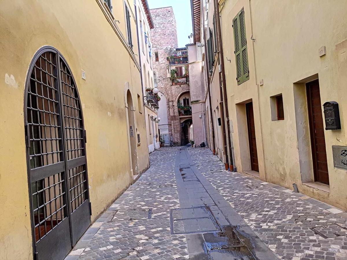 Ospitaci Appartamenti San Salvatore Foligno Eksteriør bilde
